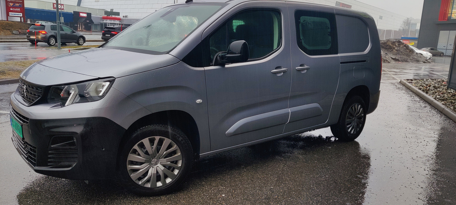 Peugeot Partner Mester Pluss 1,5 HDi 130hk L2 April2024 Webasto H-feste 2