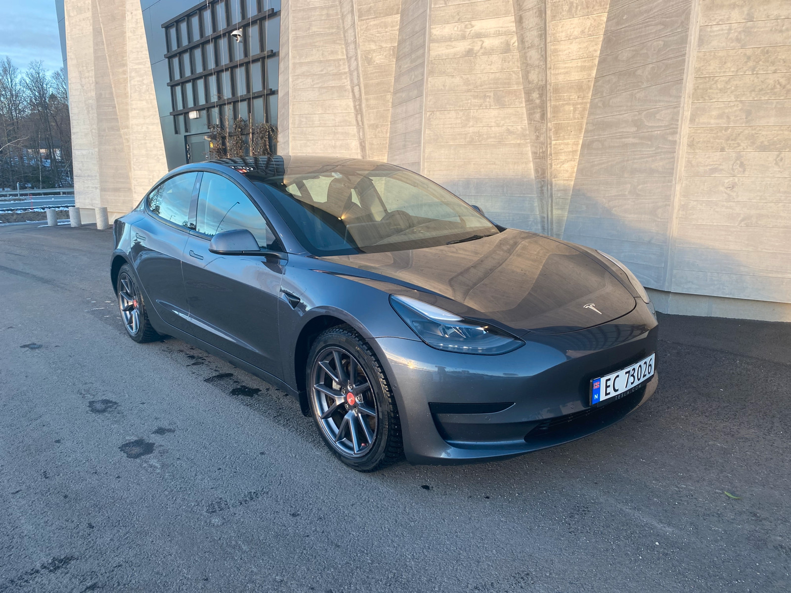 Tesla Model 3 Standard Range Plus RWD 2