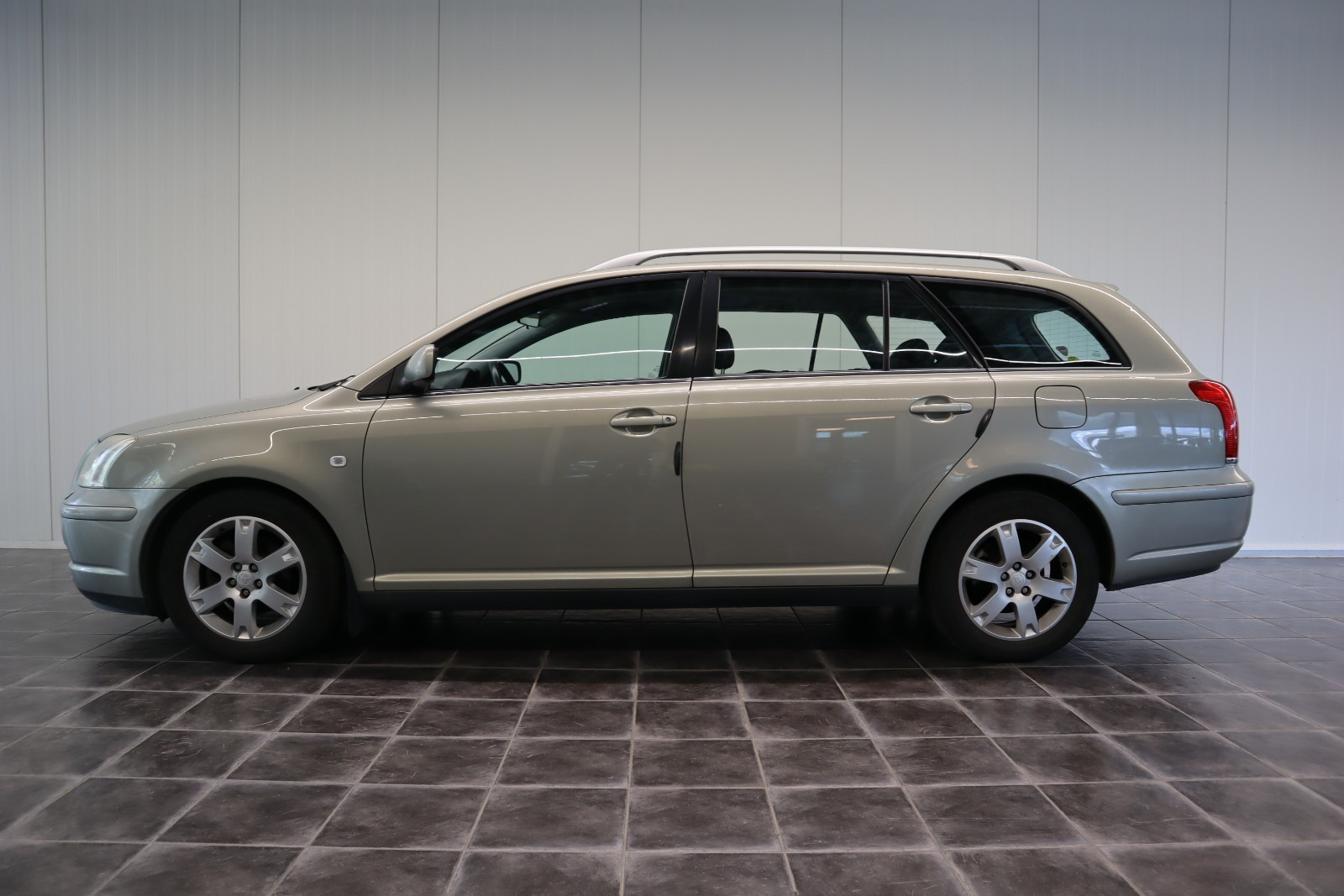 Toyota Avensis 129HK/HENGEFESTE/ISOFIX/MULTIRATT/SETE VARME/LAV KM 3