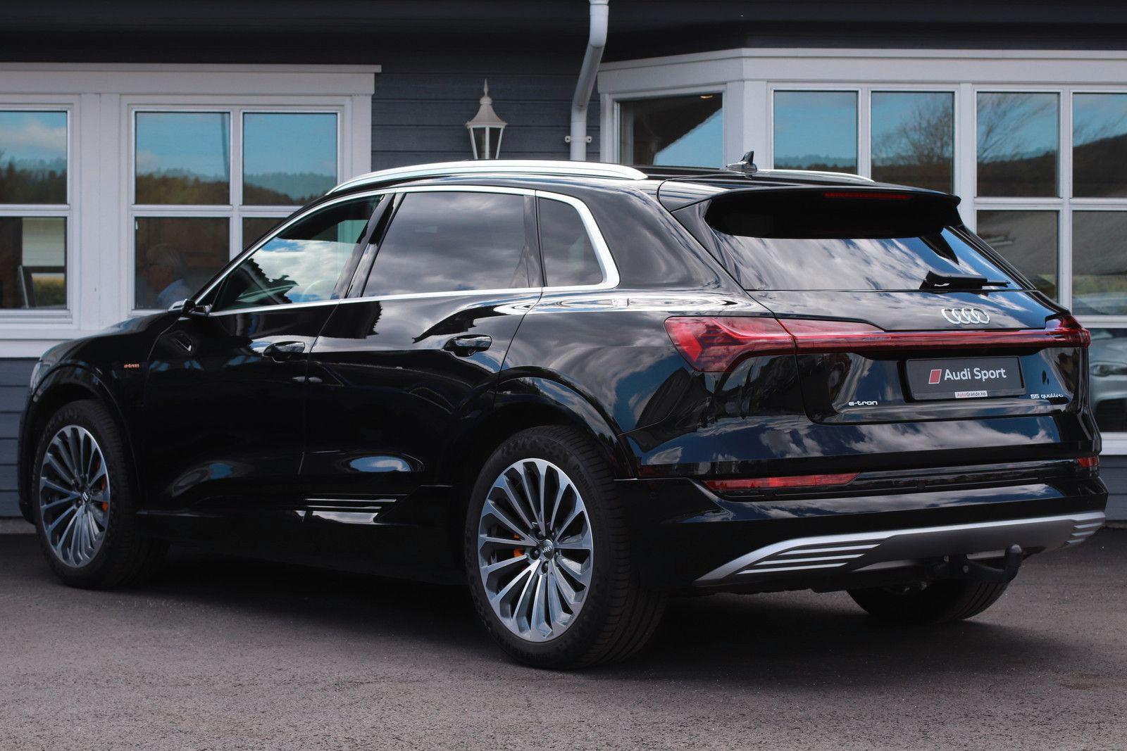 Hovedbilde av Audi e-tron
