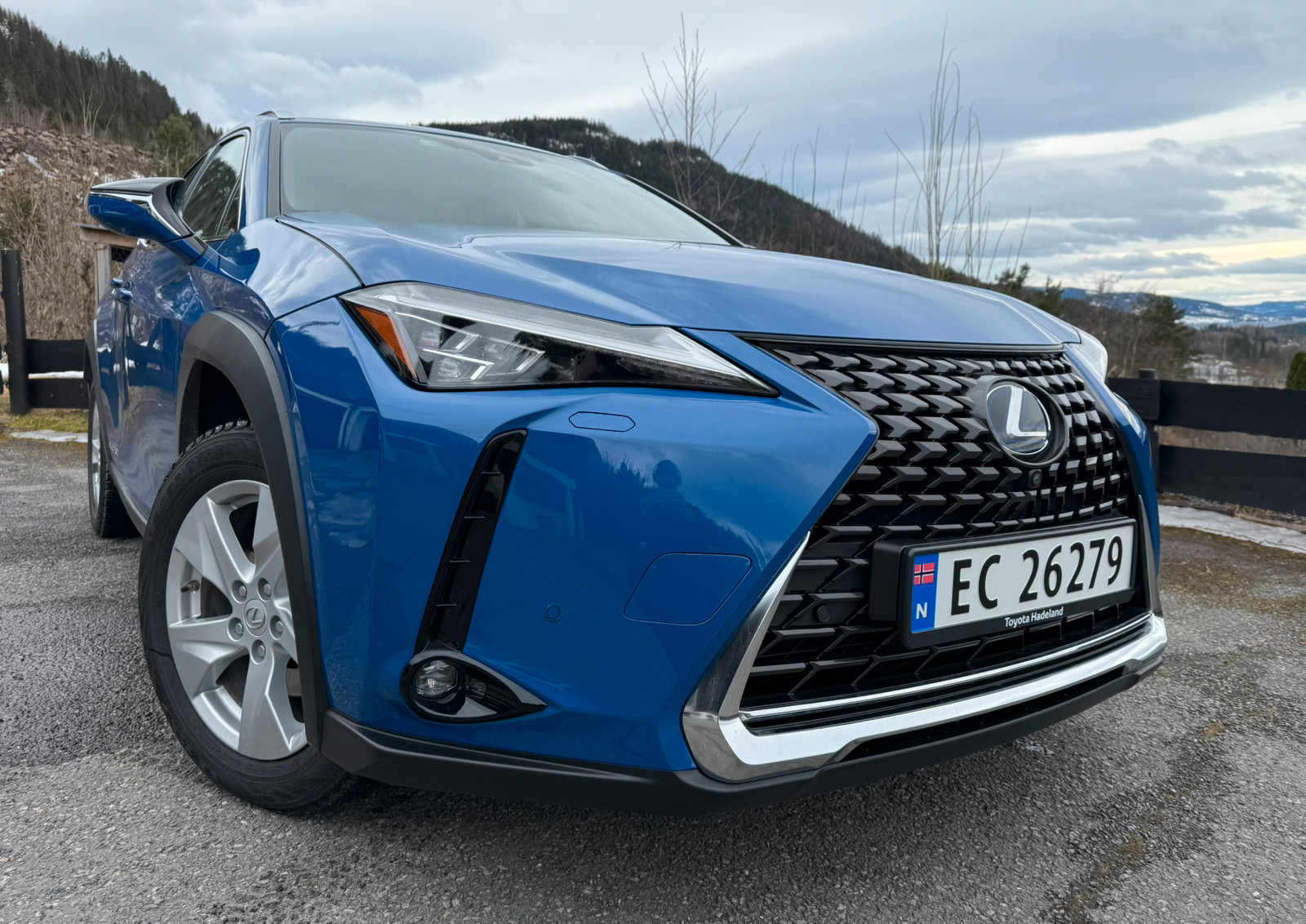 Lexus UX 300e FWD Luxury