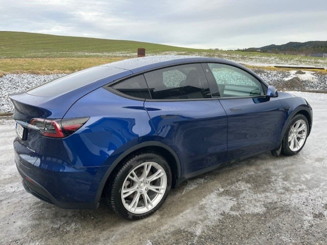 Tesla Model Y Long Range AWD