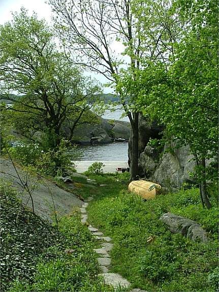 Ned mot bryggen fra hovedhytta Galleribilde