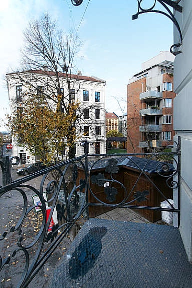 Vestvendt balkong Galleribilde