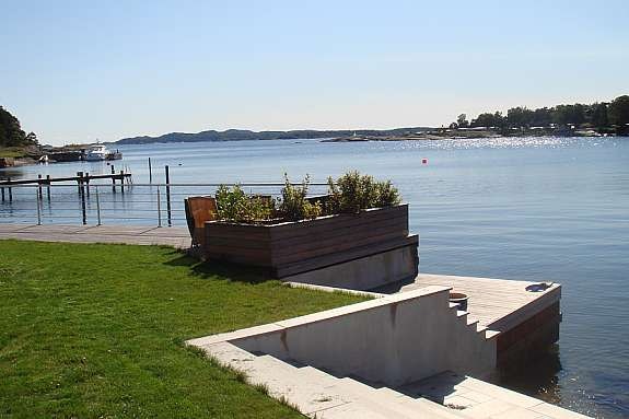 Deler av tomten og bryggeanlegget Galleribilde