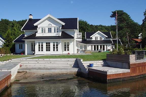 Fasade sett fra sjøen Galleribilde