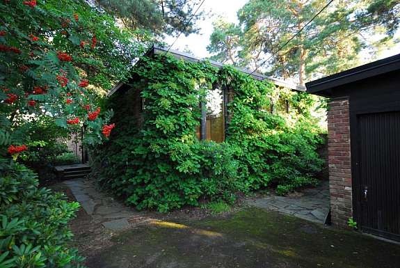 Garasje og inngangsparti Galleribilde