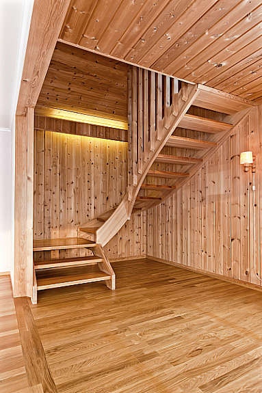 Tilbygget med trapp opp til loftstuen Galleribilde