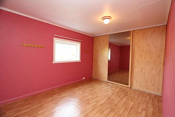 Soverom sokkeletasjen Galleribilde