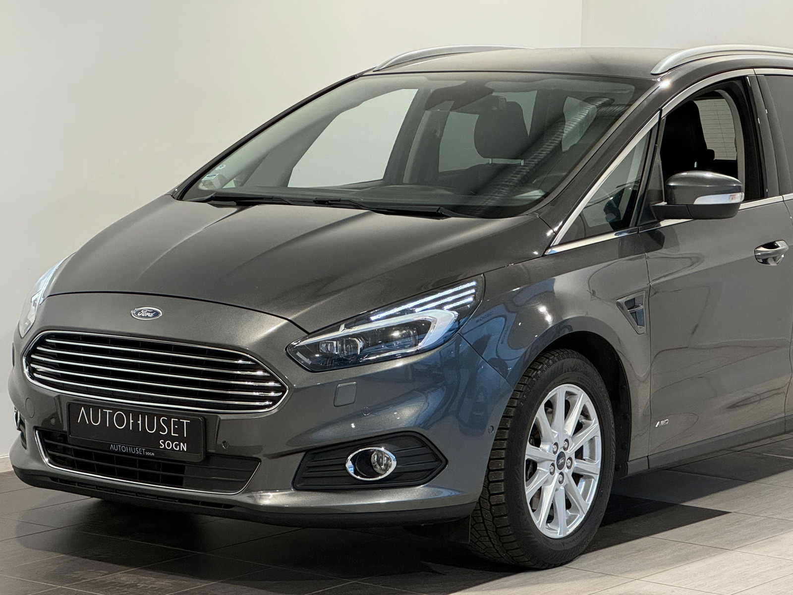 Ford S-MAX Titanium X, AWD, 7-Seter, H.feste, ACC, Kupevarmer+++ 2
