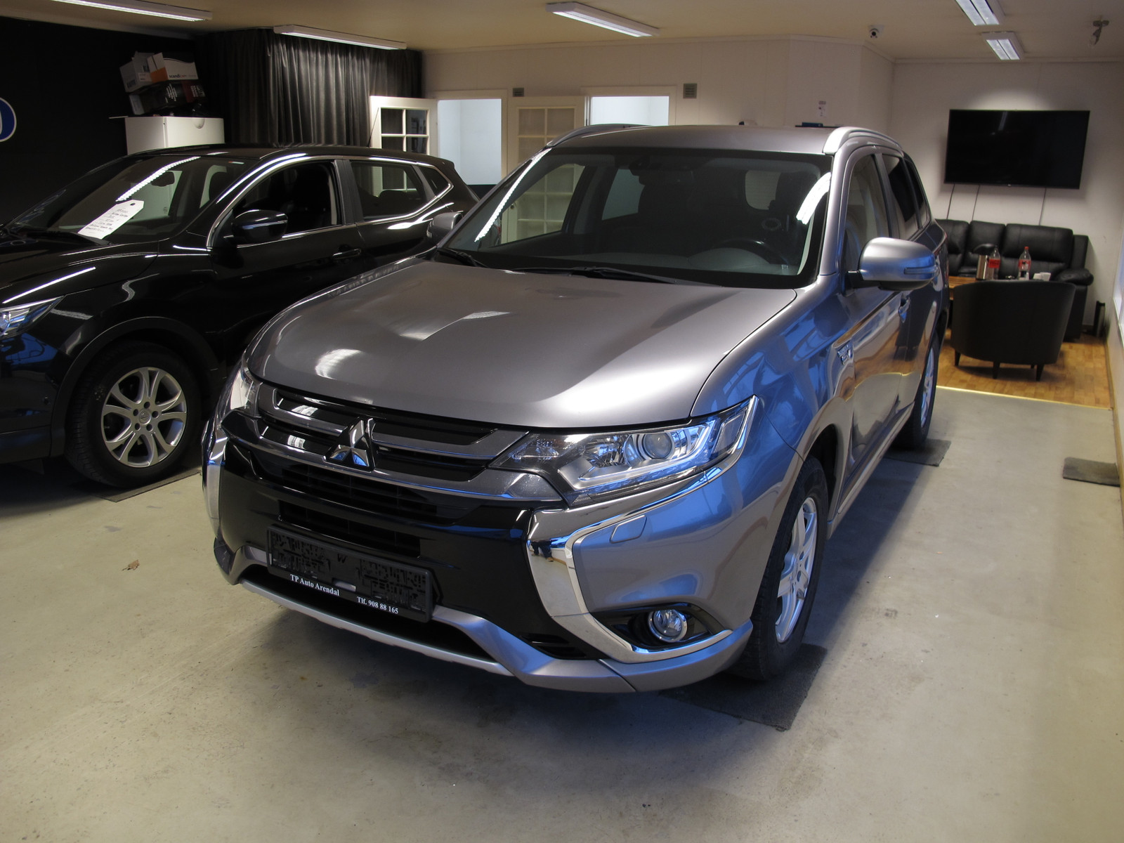Mitsubishi Outlander 2.0Hybrid 202HK.  NY EU Til 2027 2