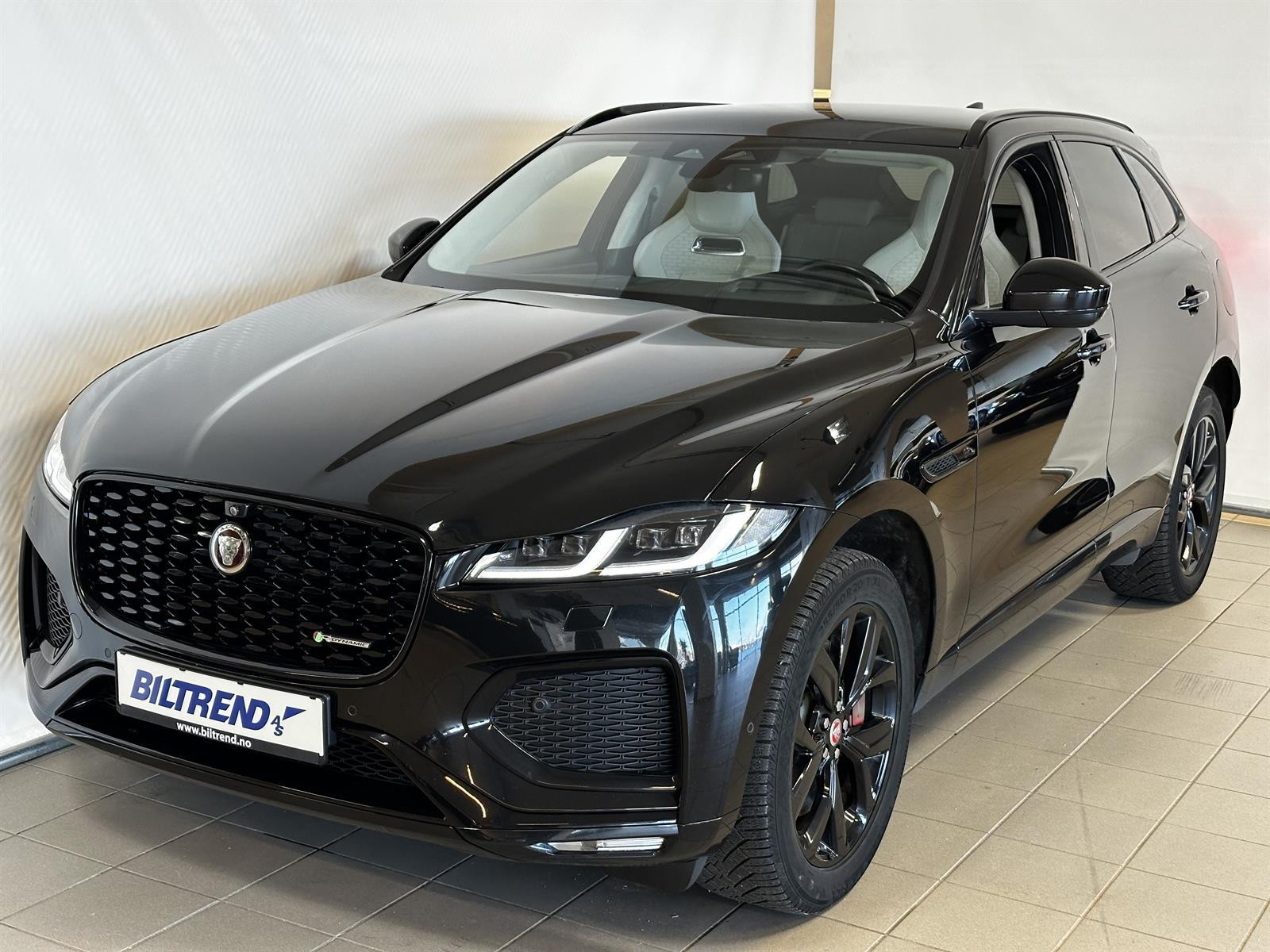 Jaguar F-PACE R-Dynamic HSE ACC, Head-up, Maridian, Pixel LED, henger