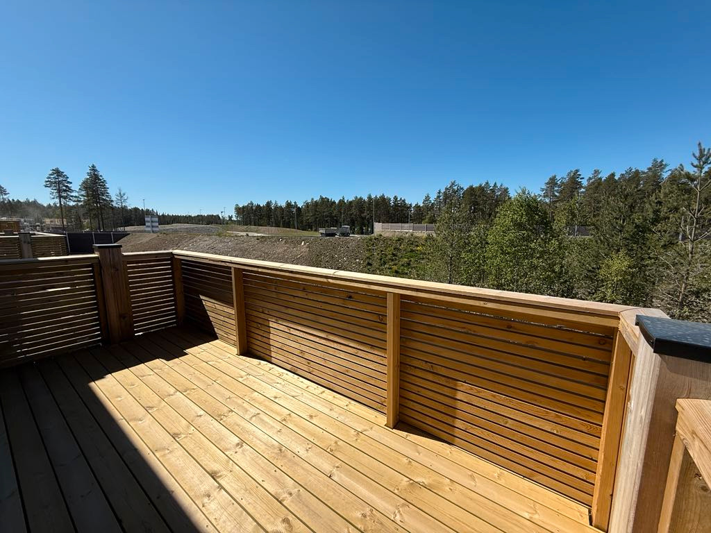 God plass til lange sommerdager, bildet tatt kl 12:00- Bildet tatt fra felt A