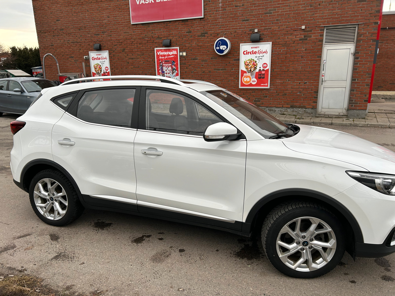MG ZS EV ZS1 3