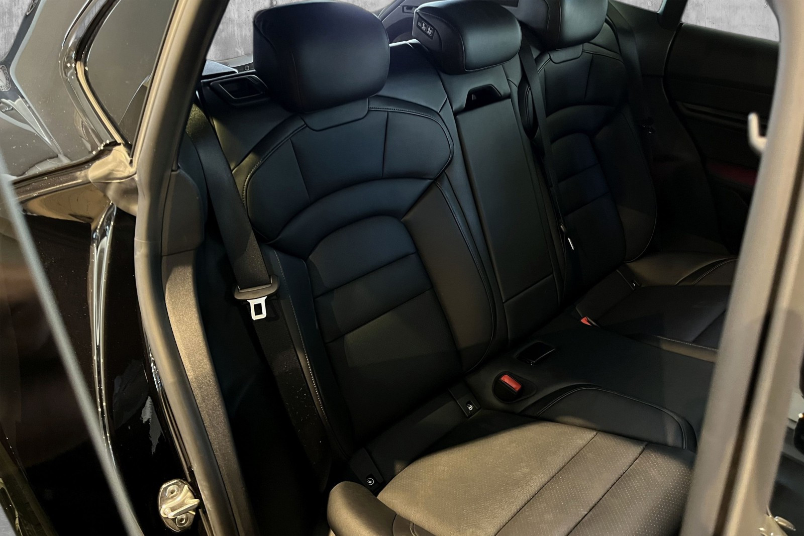 Hovedbilde av Porsche Taycan Cross Turismo