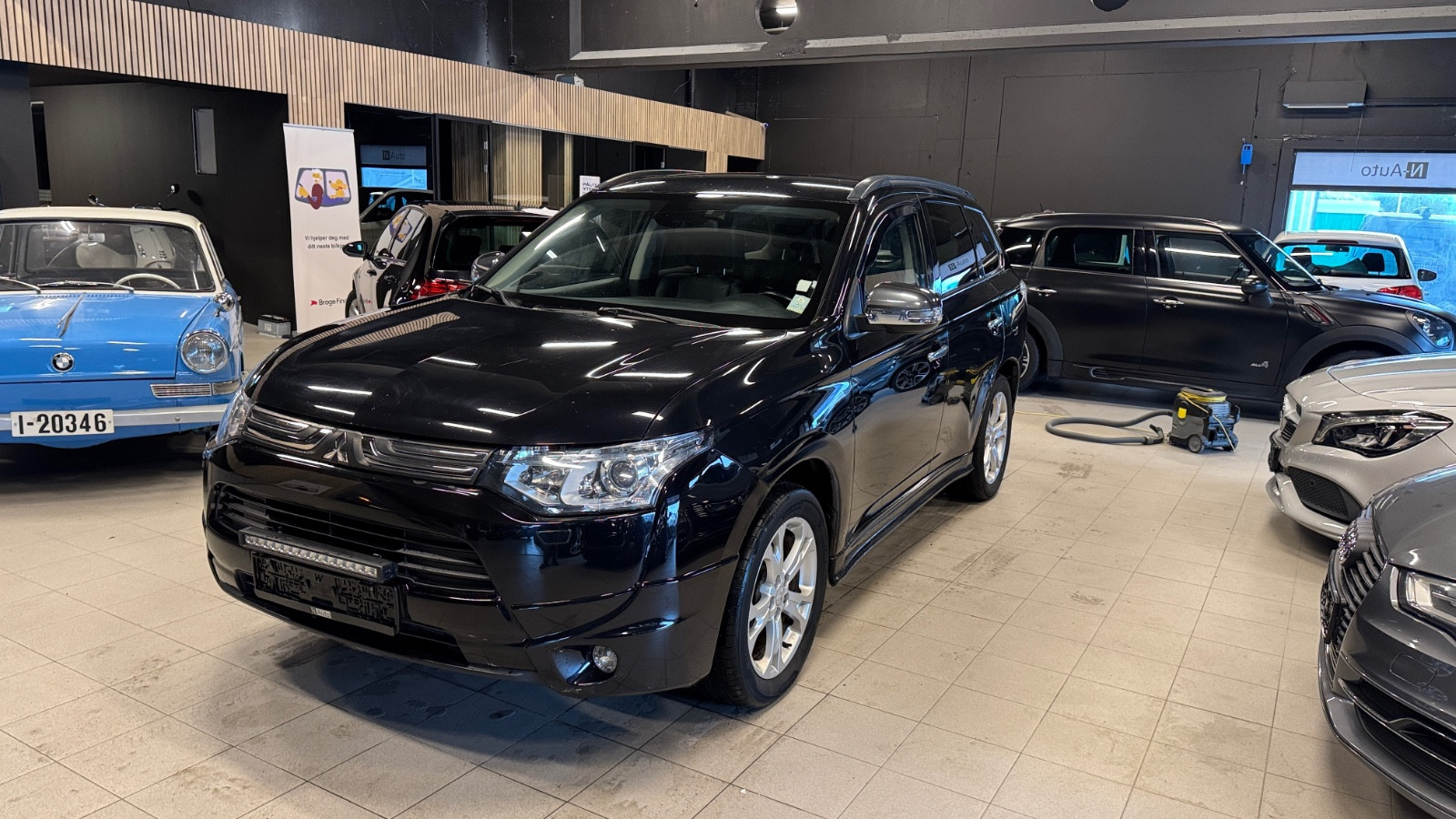 Mitsubishi Outlander Automat 2.2 150 HK AWD/Skinn/CC/Rockford/R.Kam/7 seter 3