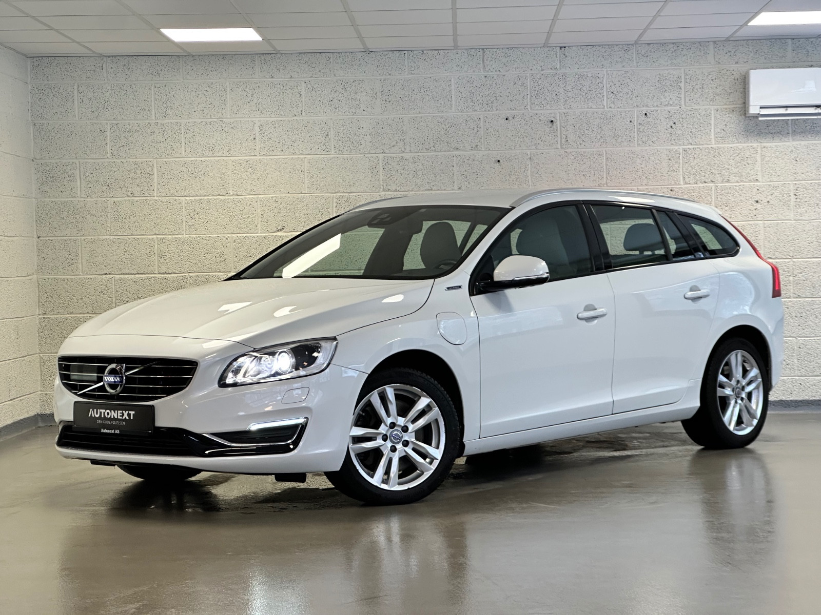 Volvo V60 D5 Twin Engine Special Edition |Hengerfeste|Dab|Webasto 2