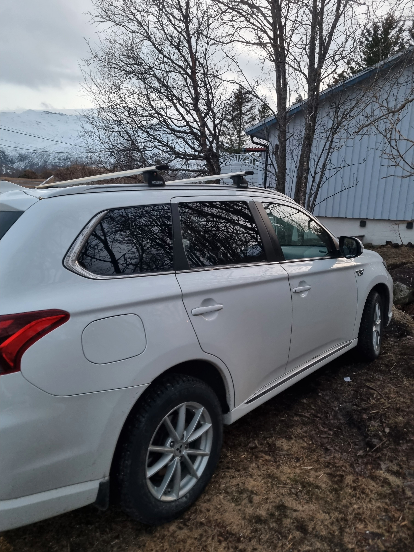 Mitsubishi Outlander Instyle+ 2,0 202hk 3