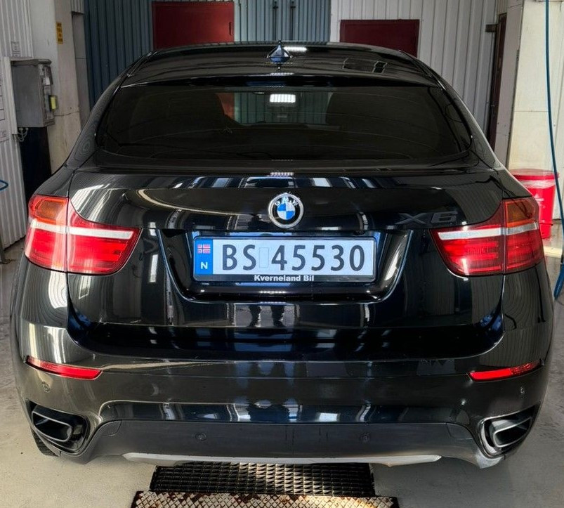BMW X6 xDrive40d, ALT utstyr, 22* sommer, ALL black in/out 3