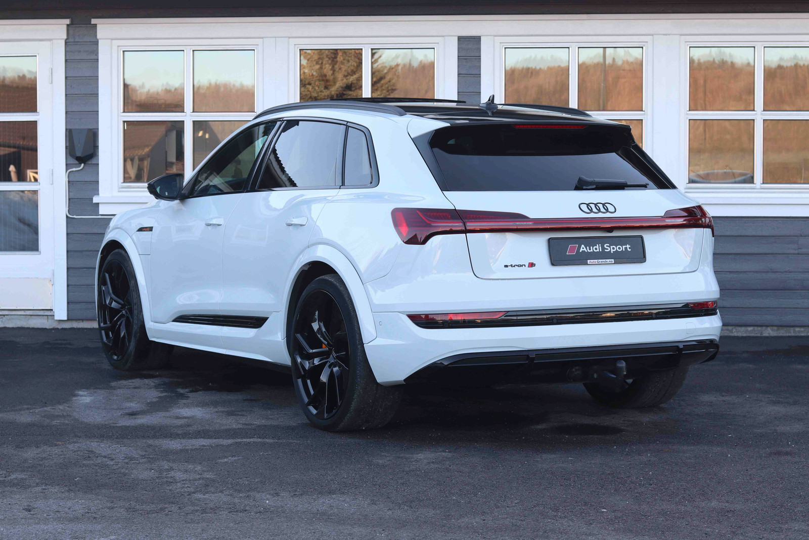 Hovedbilde av Audi e-tron