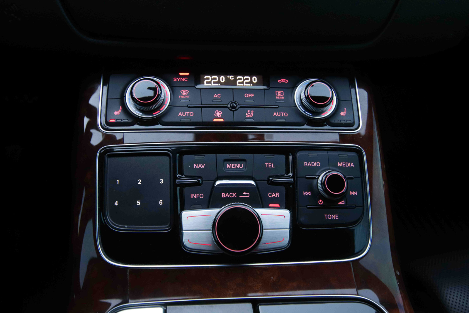 Hovedbilde av Audi A8