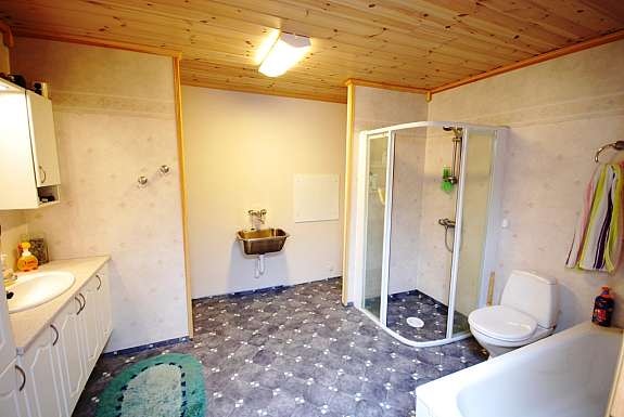 Bad/WC 2. etg Galleribilde