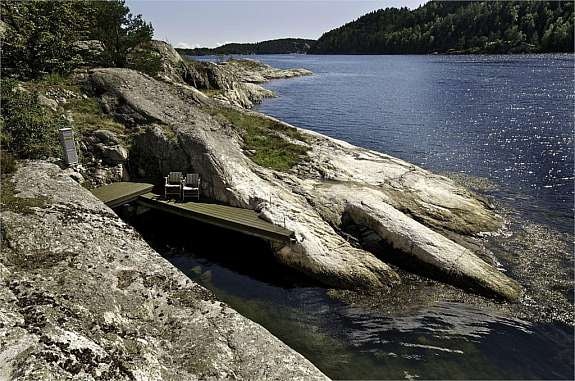 Liten brygge på nord-vest siden av holmen Galleribilde