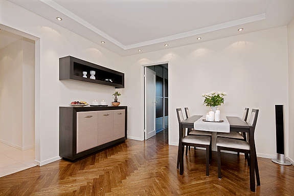 Stue med spiseplass. Galleribilde