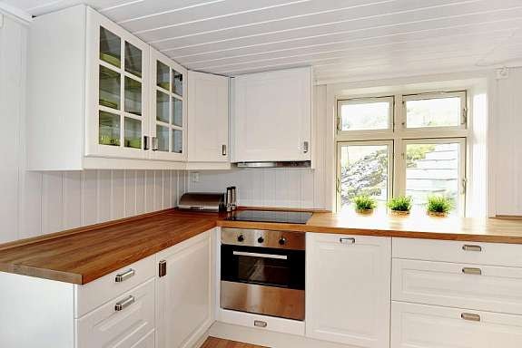 Nytt kjøkken med integrerte hvitevarer Galleribilde