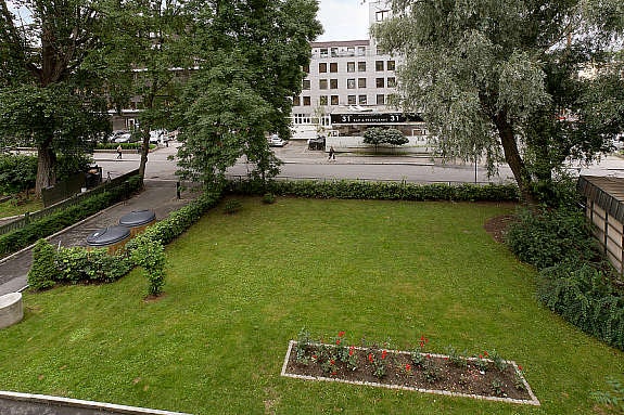 Leiligheten er beliggende i 3. etasje og har flott ustikt mot Oscars gate. Galleribilde