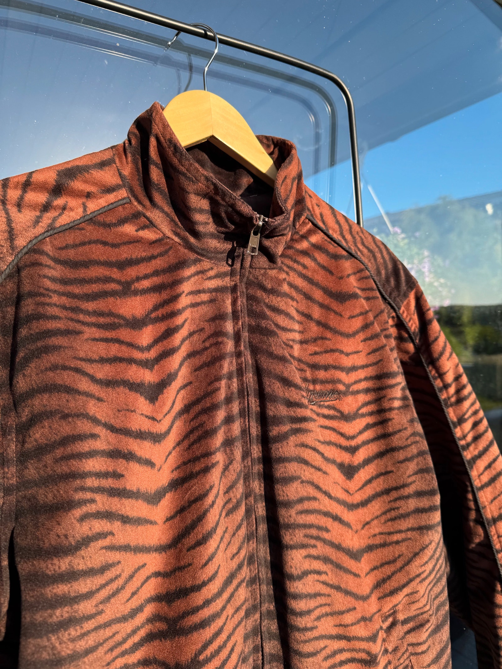 Supreme Tiger Stripe Track Jacket (Medium) | FINN-torget