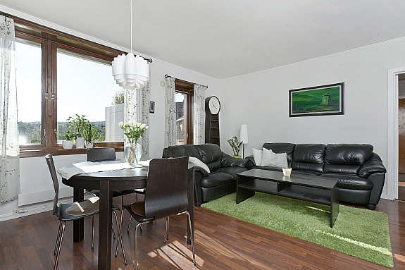 Det meste i stuen er overflatebehandlet. Galleribilde