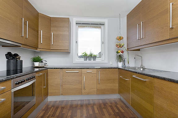 God benkeplass. Galleribilde