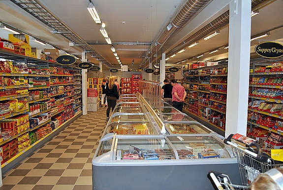 Frå den nye butikken, som opna i bygda sommaren 2010. Galleribilde