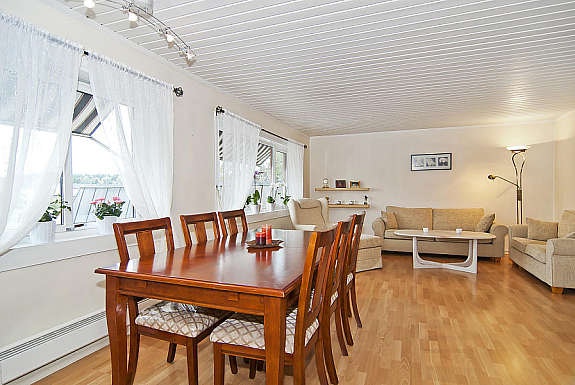 Spisestue/stue Galleribilde