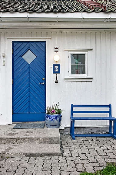 Velkommen til Lammers gate 3! Innenfor den blå døren venter et sjarmerende bosted, utnyttet i hver en krok. Galleribilde