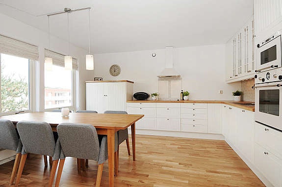 kjokken med spiseplass Galleribilde