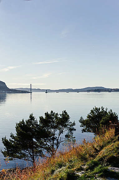 Utsikt mot Nordhordalandsbroen. Galleribilde