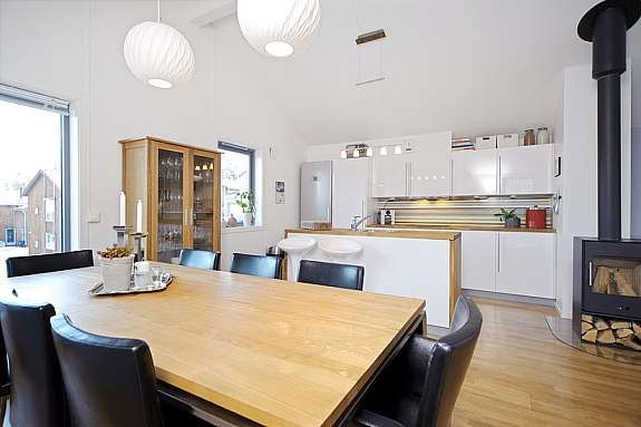 pent kjøkken i åpen løsning Galleribilde