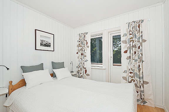 Soverom med utgang til balkong. Galleribilde