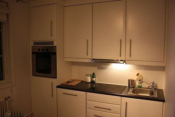 Kjøkken, sett fra stuen. Galleribilde