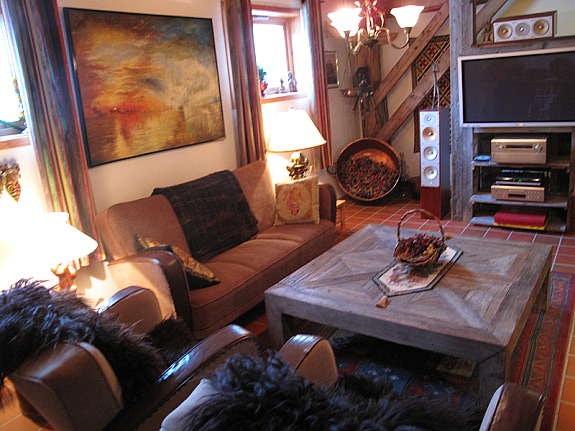 Stue med 42" flatskjerm Galleribilde