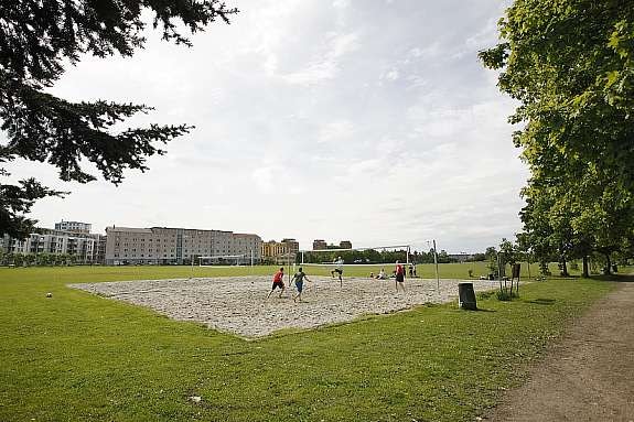 Voldsløkka på sommeren. Like ved leilighet. Galleribilde