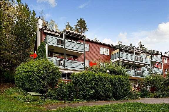 Leiligheten ligger flott til i 2.etg på vestsiden og 1.etg mot øst. Galleribilde