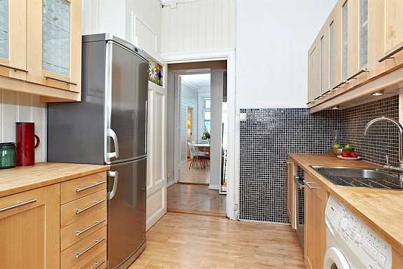 Kjøkken med god benkeplass og utgang balkong Galleribilde