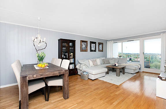 Flott stue med nydelig utsikt Galleribilde