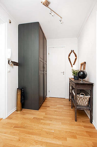 Romslig entré Galleribilde