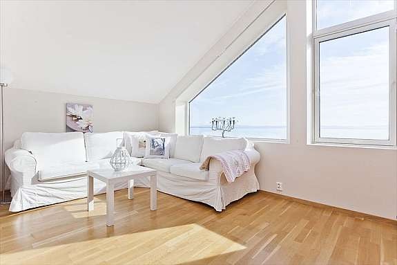 Herlig del av loftstuen som kan deles av slik at man får et rom ekstra. Galleribilde