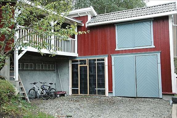 Stor fullisolert garasje (verksted) med lagringloft Galleribilde