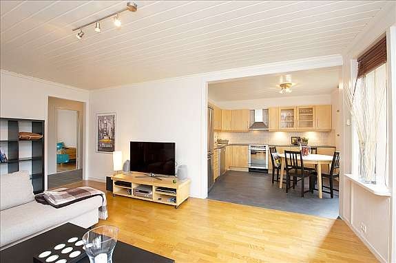 Stue med åpen kjøkkenløsning Galleribilde